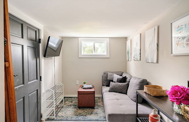 Wonderful Getaway Houston 2BR w/Balcony Views - Foto 12