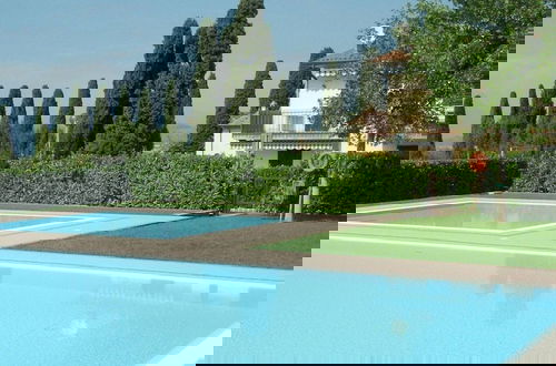 Foto 14 - Belvilla by OYO Enticing Holiday Home With Pool