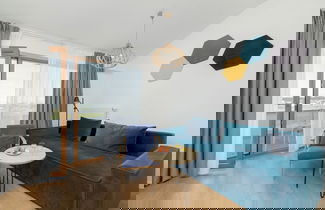 Foto 1 - Blue and Yellow Apartment by Renters