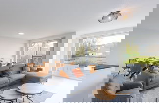 Foto 1 - Accessible Corner Apartment