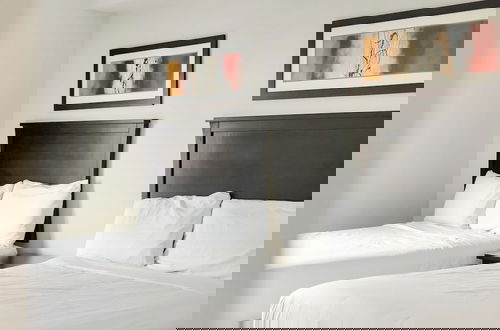 Foto 1 - Breathtaking Bliss 2BR Penthouse
