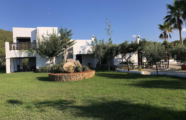 Lush Farmhouse in Sant Miguel de Balansat with Hot Tub & Private Pool - Foto 37