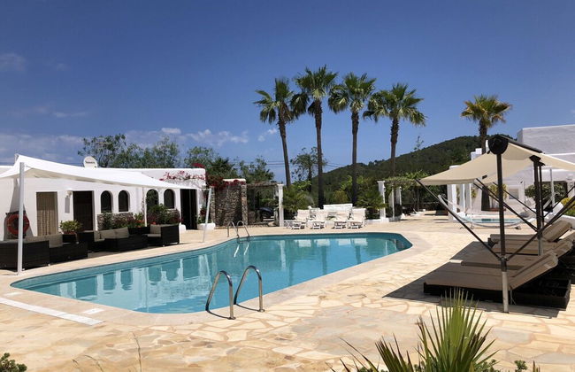 Lush Farmhouse in Sant Miguel de Balansat with Hot Tub & Private Pool - Foto 31
