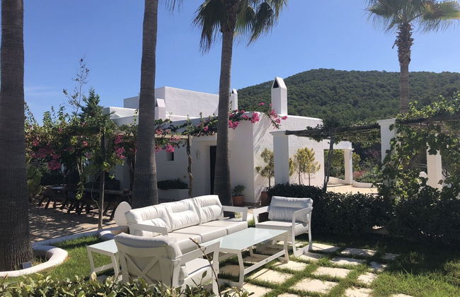 Lush Farmhouse in Sant Miguel de Balansat with Hot Tub & Private Pool - Foto 30