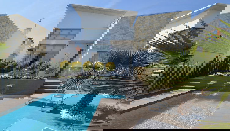Foto 1 - Villa With Garden & Roof Deck
