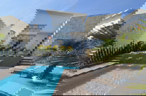 Foto 1 - Villa With Garden & Roof Deck