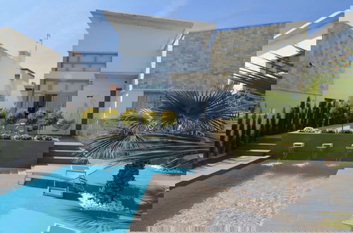 Photo 1 - Belvilla by OYO Villa Betty