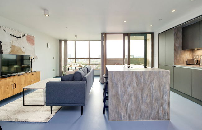 Luxury Two-bedroom Flat in East London s Poplar - Photo 13
