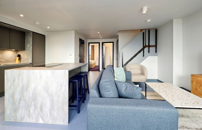 Luxury Two-bedroom Flat in East London s Poplar - Photo 10