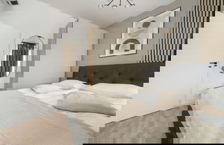 Photo 2 - Grey and Beige Apartment by Renters