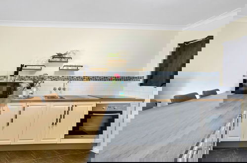 Foto 5 - Modern Apartment Close to City Centre 21