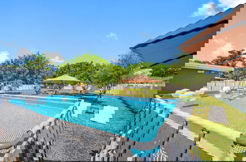 Photo 1 - Paradise Haven- Amazing 4BR Oasis With Pool