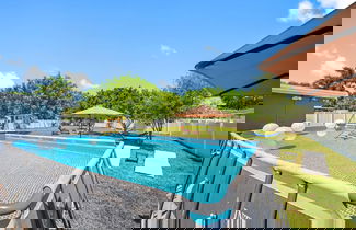 Photo 1 - Paradise Haven- Amazing 4BR Oasis With Pool