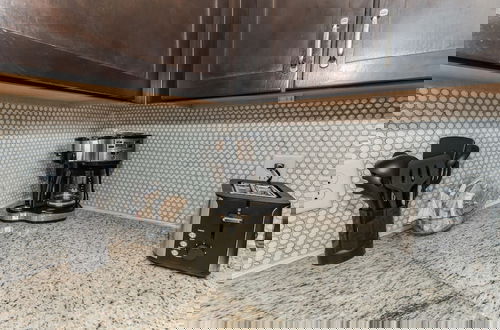 Foto 8 - Modern Loft Near West End!