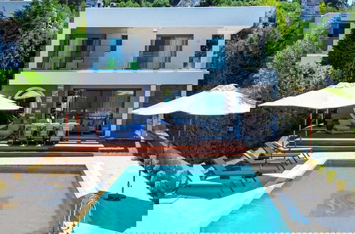 Photo 27 - Luxurious 4-bedroom Villa With Private Pool in Kassandra, Halkidiki