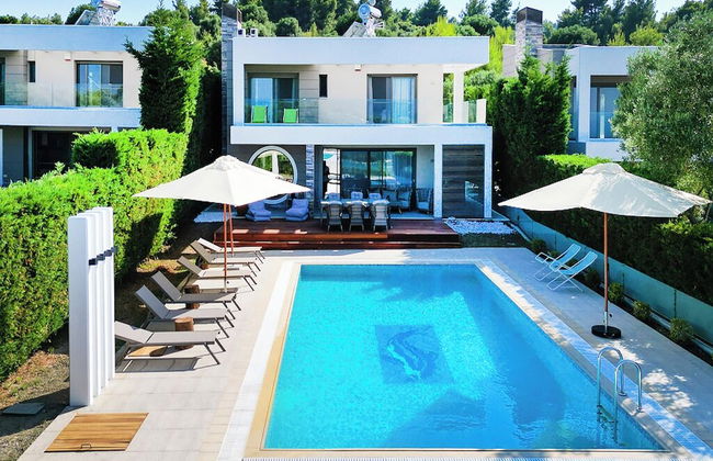 Luxurious 4-bedroom Villa With Private Pool in Kassandra, Halkidiki - Foto 1