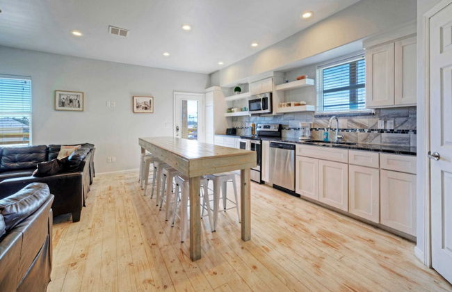 Sleeps 28 2 Homes w/ Boat Dock & Waterfront Pool Laguna Village Haven - Foto 55