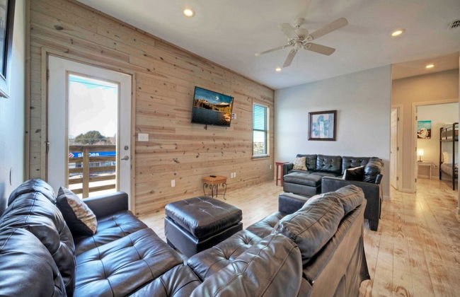 Sleeps 28 2 Homes w/ Boat Dock & Waterfront Pool Laguna Village Haven - Foto 67