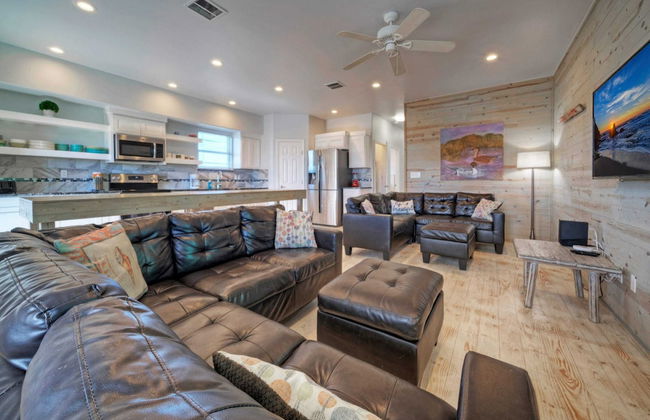 Sleeps 28 2 Homes w/ Boat Dock & Waterfront Pool Laguna Village Haven - Foto 58