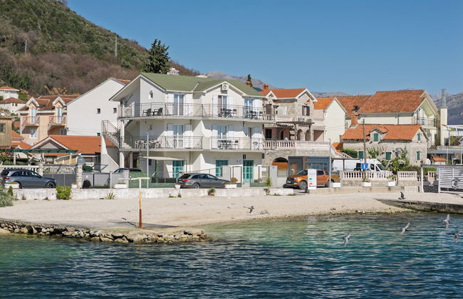 Apartments Rosić Baošići - Foto 1