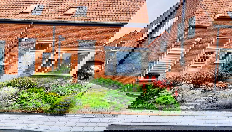 Foto 1 - Quaint Holiday Home in Lamswaarde With Garden