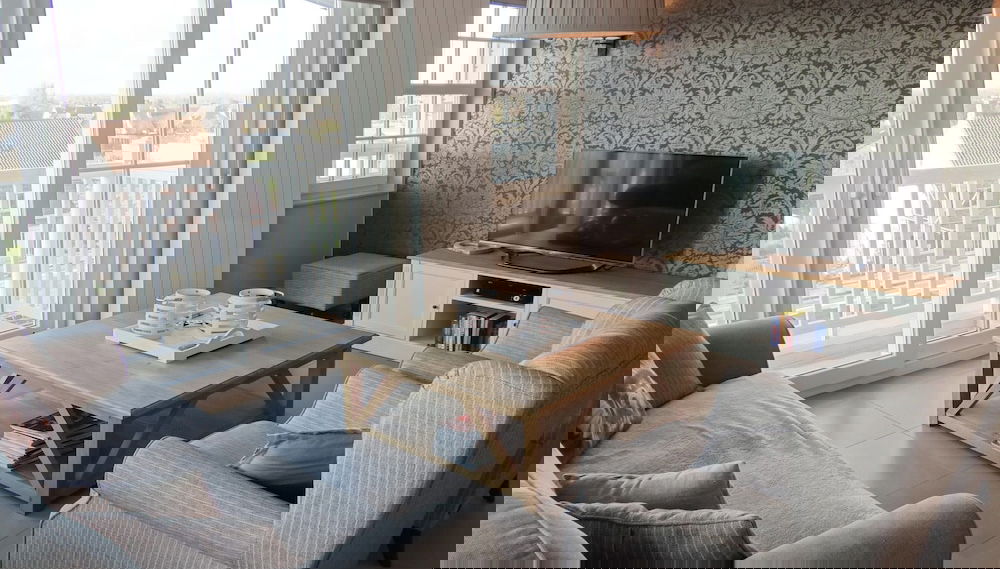Primary image