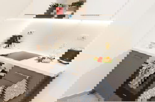 Foto 16 - Pireas Jewel New Design Apt w Backyard