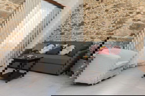 Foto 19 - Pireas Jewel New Design Apt w Backyard