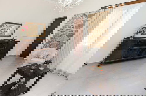 Foto 45 - Pireas Jewel New Design Apt w Backyard
