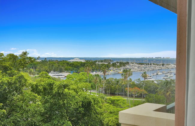 Relaxing Condo with Free Parking - Photo 30
