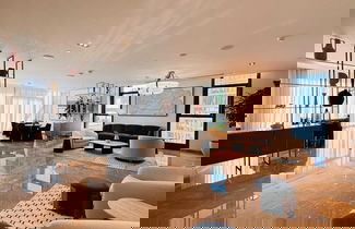 Foto 2 - OYO HOME 1350 Premium 1-bed Apt Burj Crown
