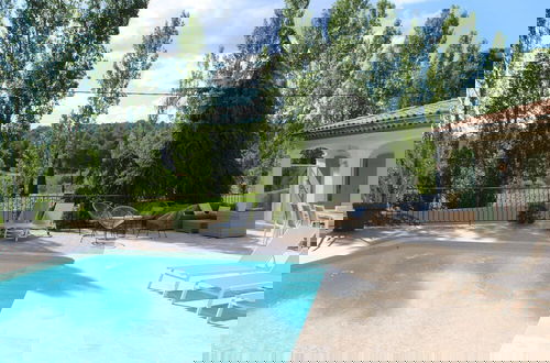 Photo 18 - Luxe Villa With Pool in Lorgues