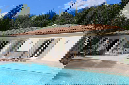 Photo 1 - Luxe Villa With Pool in Lorgues