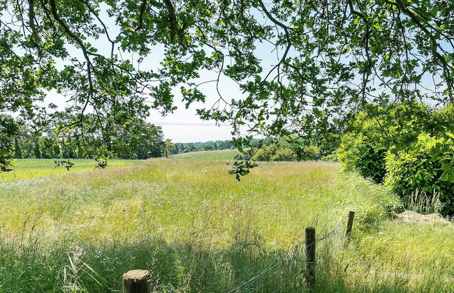 Lodge Farm - Stunning 3 BD with Garden - Photo 26