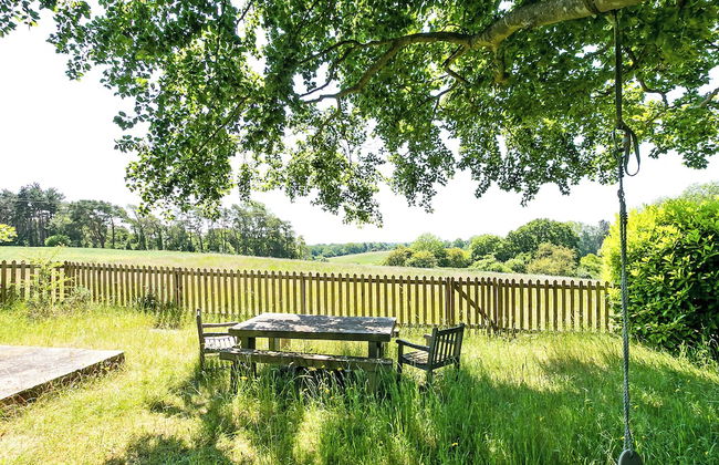Lodge Farm - Stunning 3 BD with Garden - Photo 14