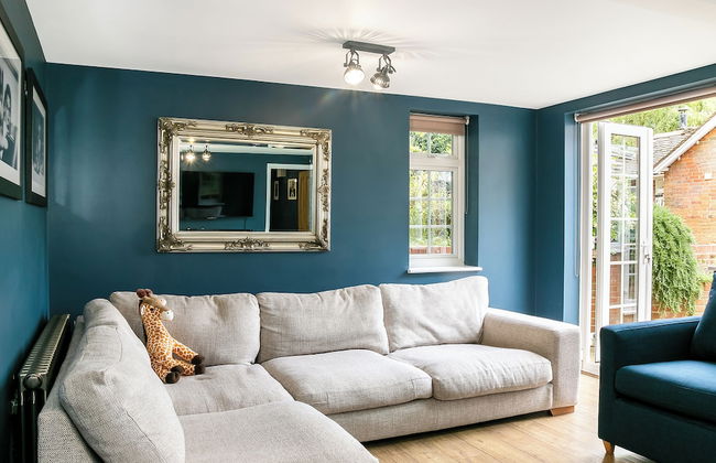 Lodge Farm - Stunning 3 BD with Garden - Photo 11