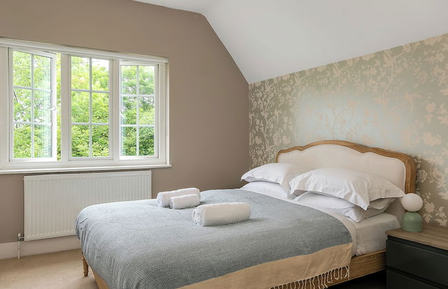 Lodge Farm - Stunning 3 BD with Garden - Photo 1