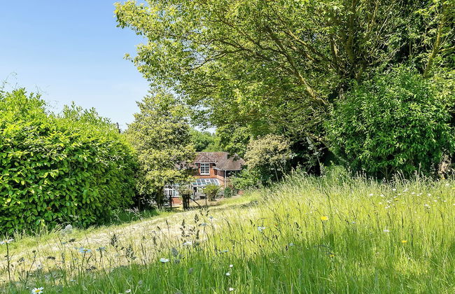 Lodge Farm - Stunning 3 BD with Garden - Photo 25