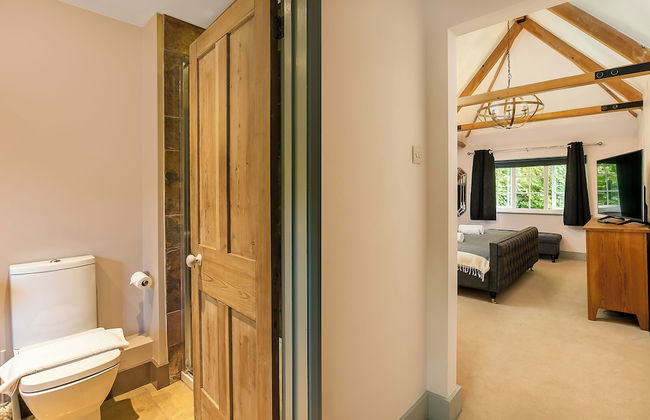 Lodge Farm - Stunning 3 BD with Garden - Photo 4