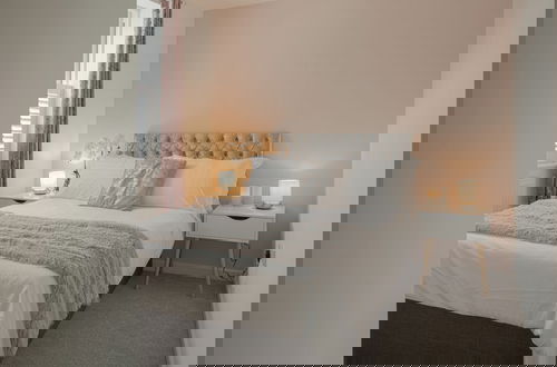 Foto 8 - Stunning 2 BD with Patio & Free Parking