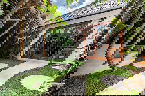 Photo 41 - Moonlight EVDEkimi - Stylish 2BR escape with Tropical garden and Pool