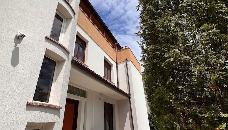 Foto 1 - Serenity Apartments and Studios
