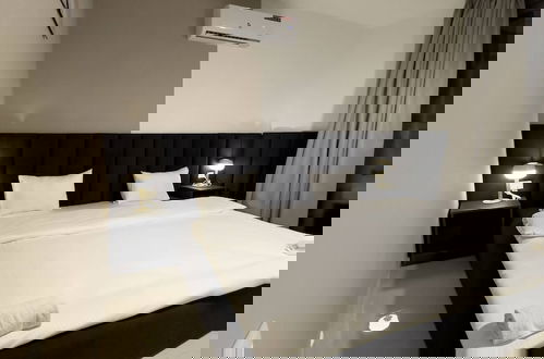 Foto 4 - Stylish Luxe Apartment