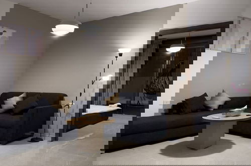 Foto 1 - Stylish Luxe Apartment