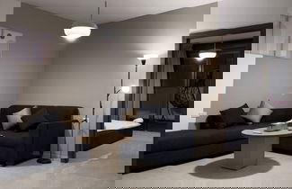 Foto 1 - Stylish Luxe Apartment