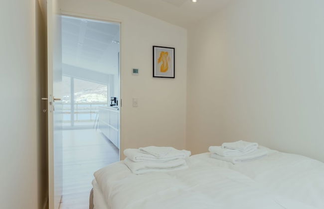 Seaside Nest | Charming Waterfront Retreat - Photo 2