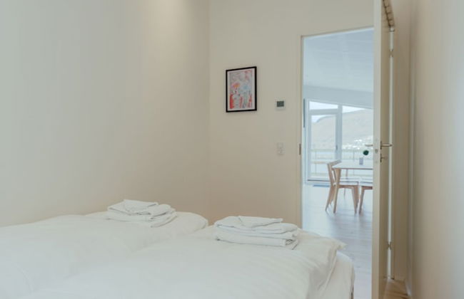 Seaside Nest | Charming Waterfront Retreat - Photo 3