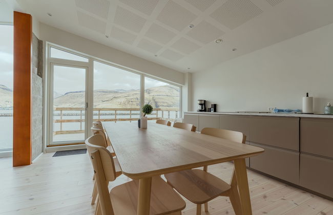 Seaside Nest | Charming Waterfront Retreat - Photo 11