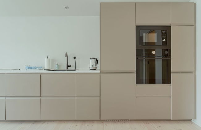 Seaside Nest | Charming Waterfront Retreat - Photo 6