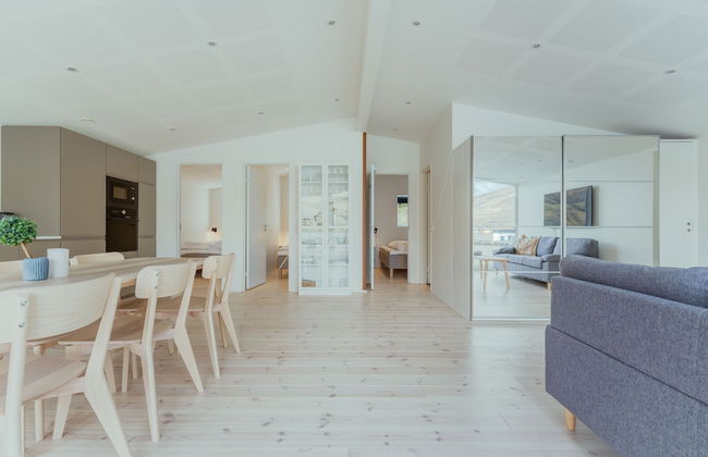 Seaside Nest | Charming Waterfront Retreat - Photo 15